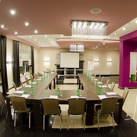Hotel Podkowa Płock Eksteriør billede